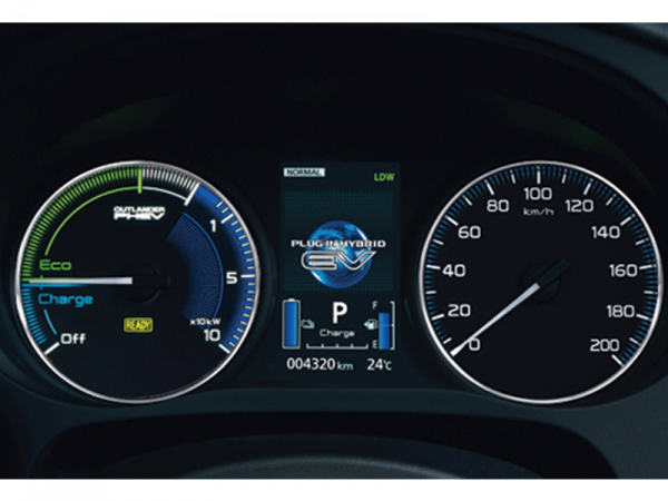 outlanderPHEV-speedometer